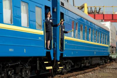 С сегодняшнего дня поезда "Укрзализныци" будут курсировать без ограничений - vchaspik.ua - Киев - Ивано-Франковск - Ужгород - Солотвино