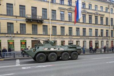 По Невскому проспекту проехала колонна военной техники - abnews.ru - Санкт-Петербург