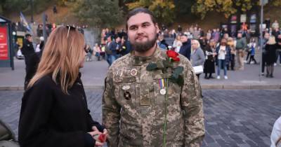 Богдан Хмельницкий - Суд оштрафовал активиста Влада Сордо за орден Богдана Хмельницкого - tsn.ua
