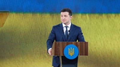 Владимир Зеленский - Петр Порошенко - Президентский рейтинг Зеленского вырос: данные опроса - vchaspik.ua - Киев
