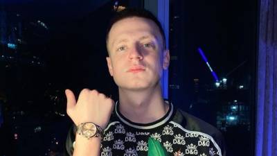Алена Ефремова - Блогер - «Вы что-то перепутали»: блогер Mellstroy устроил клоунаду после суда об избиении модели - 5-tv.ru