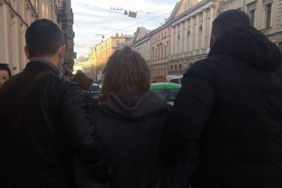 В центре Петербурга сотрудники УФСИН задержали беглого осужденного - spb.mk.ru - Санкт-Петербург - Ростов-На-Дону