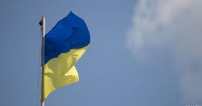 Вытер руки о флаг Украины: в Винницкой области ранее судимый поиздевался над государственным символом - tsn.ua - Крым - Винницкая обл.