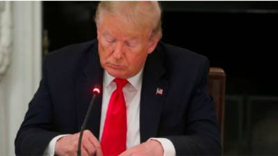 Дональд Трамп - Надзорный совет Facebook оставил в силе блокировку аккаунта Трампа - golos-ameriki.ru