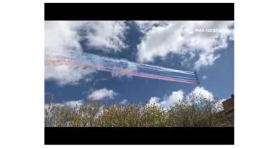 Небо над Москвой окрасилось в цвета флага России: репетиция воздушной части парада Победы - lv.sputniknews.ru - Москва - Россия - Латвия