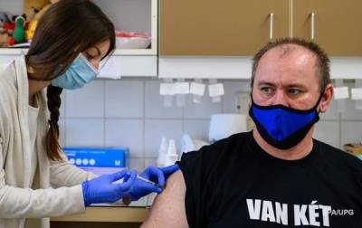 В ЕС первая страна вакцинировала более 50% населения - korrespondent.net - Венгрия - Финляндия - Мальта - Дания