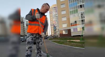 "Собираешь окурки, а на голову сыпятся новые горящие": дворник о низкой культуре жильцов - pg21.ru - Чебоксары
