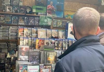 В Киеве на базаре продавали данные о 32 млн украинцев - facenews.ua - Киев