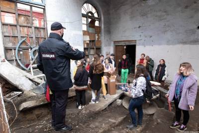 Томских художников, которых задержали 1 мая, выгоняют из арт-пространства - tv2.today - Томск