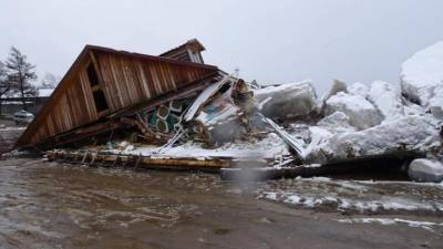 Мощный ледоход на Амуре унес и разрушил магазин - vesti.ru - Хабаровский край - район Ульчский