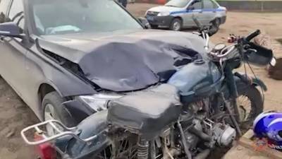 Водитель BMW врезался в мотоцикл с тремя подростками под Красноярском - piter.tv - Красноярск - район Богучанский