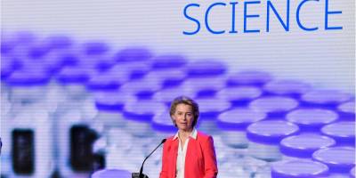 ЕС готов обсудить отказ от патентов на вакцины от COVID-19 - nv.ua - США - Ляйен - Юар - Патент