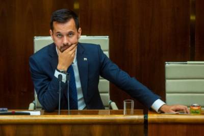 После нарушения комендантского часа: вице-спикер парламента Словакии подал в отставку - 24tv.ua - Словакия - Братислава - Новости