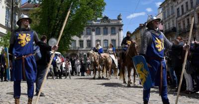 Карантинный день города: Львов отпраздновал день рождения в атмосфере Средневековья с рыцарями и королями - tsn.ua - Города