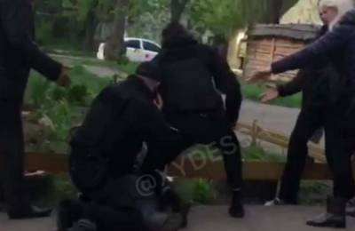 В Одессе пьяные мужчины напали на ребёнка на детской площадке - sharij.net - Одесса