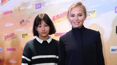 Дана Борисова - Дана Борисова рассказала о состоянии наносившей себе увечья дочери - 5-tv.ru