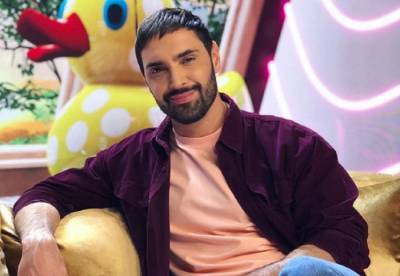Виталий Козловский - Козловский в фартуке и со сковородкой в руках заинтриговал новым амплуа: "Будет горячо" - politeka.net