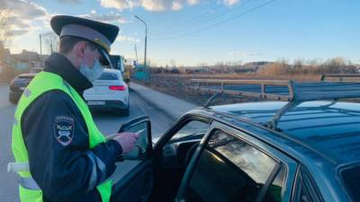 Гаишники за первую половину праздников поймали 360 пьяных за рулем - newdaynews.ru - Башкирия - Свердловская обл. - Югра