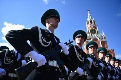 На Красной площади проходит генеральная репетиция военного парада - aif.ru - Москва