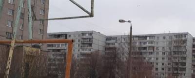 Власти ищут новгородца, незаконно установившего баскетбольные стойки во дворе - runews24.ru - Великий Новгород