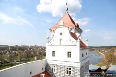 Ученые будут решать, что делать с обнаруженной в Старом замке старинной плиткой XVI века - grodnonews.by - Реконструкция