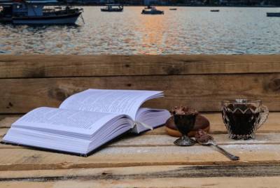 А обед по расписанию: 5 новых "околокулинарных" книг - об экзотике, истории и шпионах - kp.ua