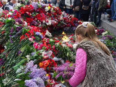 41% украинцев считают, что необходимо отмечать и День памяти и примирения, и День победы над нацизмом – опрос - gordonua.com - Украина