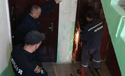 Валентина Терешкова - Беда случилась с харьковчанкой в запертой квартире, примчались спасатели: фото с места ЧП - kharkov.politeka.net - Крым - Купянск - Харьковская обл. - Харьков