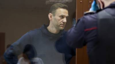Навальный - Россиян призвали не обращать внимания на возврат Навальному статуса "узник совести" - newinform.com