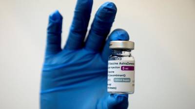 Во Вьетнаме зафиксировали первую смерть после прививки от AstraZeneca - iz.ru - Англия - Reuters
