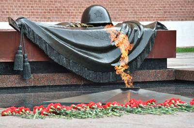 54 года назад прах Неизвестного солдата захоронили у Кремлёвской стены - pnp.ru - Москва