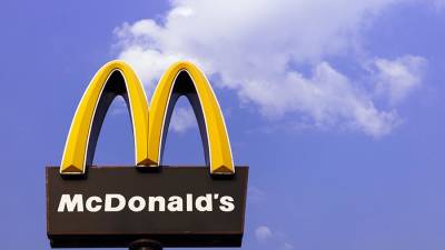 Сотрудники McDonald's в США выйдут на забастовку - iz.ru - Лос-Анджелес - Twitter