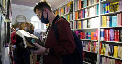 Михаил Шолохов - Россияне назвали важнейшие книги о войне в преддверии Дня Победы - ren.tv - Россия
