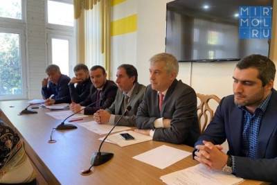 Денис Мантуров - Сергей Меликов - Бизнес Дагестана просит отсрочить обязательную маркировку изделий легкой промышленности - mirmol.ru - респ. Дагестан