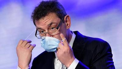 Альберт Бурла - Глава Pfizer сообщил об отказе бедных стран от закупок вакцины компании - iz.ru