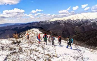 В Карпатах в начале мая царит зима(ФОТО) - lenta.ua - Ивано-Франковская обл. - Закарпатская обл.