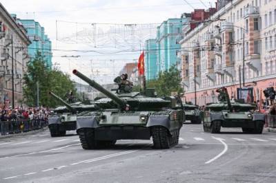 В Уфе на репетиции парада загорелся танк, принадлежащий частному лицу - aif.ru - Москва - Уфа