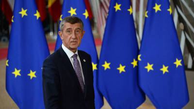 Андрей Бабиш - СМИ: Чехия просит страны ЕС выслать «хотя бы по одному» российскому дипломату - gazeta.ru - Португалия - Прага