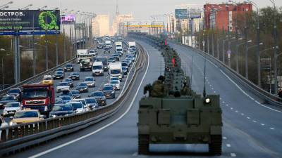 В Москве задержали четырех человек, пытавшихся помешать репетиции парада Победы - gazeta.ru - Москва
