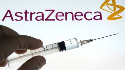 Даже на языке: женщина покрылась синяками после прививки AstraZeneca - mir24.tv - Англия - Австралия