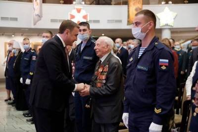 Алексей Дюмин - Алексей Дюмин вручил ветеранам медали «В память 80-летия обороны Тулы и начала контрнаступления под Москвой» - tula.mk.ru - Москва - Тула - Тульская обл.