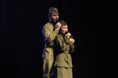 Жители Корсакова вспомнили истории участников войны на концерте - sakhalin.info