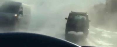 Центр Ростова-на-Дону затопило кипятком из-за коммунальной аварии - runews24.ru - Ростов-На-Дону