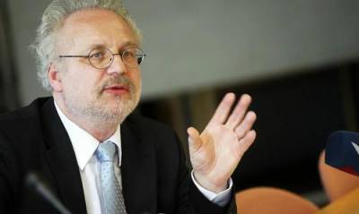 Эгилс Левитс - Президент Латвии почтил память жертв Второй мировой войны - argumenti.ru - Латвия