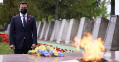Владимир Зеленский - Андрей Ермак - Зеленский с Ермаком и послами G7 посетили мемориал на Луганщине (ФОТО) - dsnews.ua - Луганская обл.