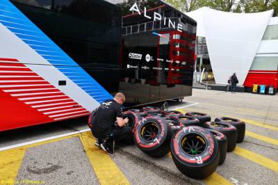 Марио Изол - В Pirelli ждут двух пит-стопов, но и один тоже возможен - f1news.ru - Испания - Португалия