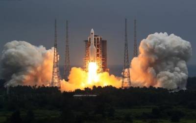 Китайская неуправляемая ракета рухнет на Землю утром 9 мая - real-vin.com - Киев - Туркмения