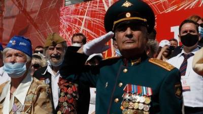 Олег Новицкий - Петр Дубров - «С праздником!» — космонавты с МКС поздравили россиян с Днем Победы - 5-tv.ru