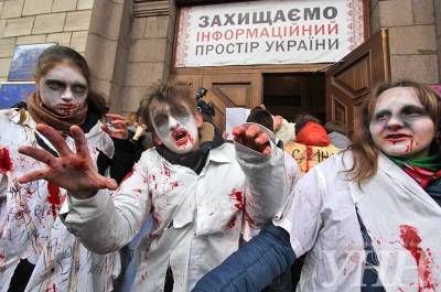 Антон Дробович - Дробович требует больше деньжат на промывку мозгов Украине - politnavigator.net - Украина - Эстония - Латвия