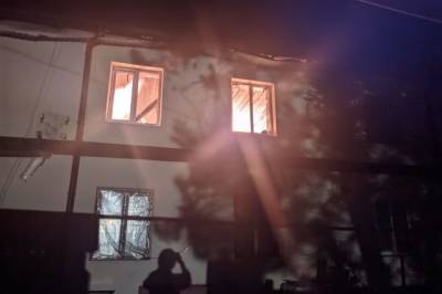 В Крыму горит дом на площади 1,2 тысячи квадратных метров - aif.ru - Крым - район Бахчисарайский